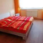 1 Apartment *